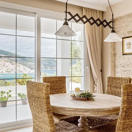 Revenio Villa *