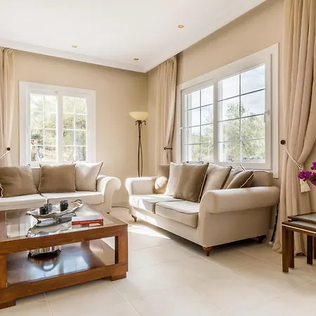 Revenio Villa Skopelos Town