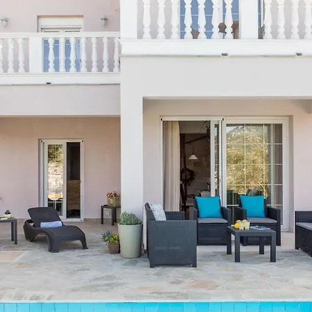 Villa Revenio *