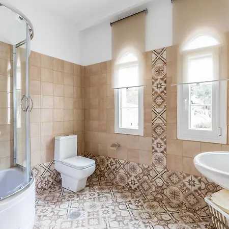 Revenio Villa *